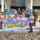 Para mahasiswa yang tergabung dalam program MSIB pada Disdukcapil Abdya, ikut serta menerapkan inovasi kelengkapan Adminduk kepada masyarakat. Foto direkam Jumat (11/11). Waspada/Syafrizal