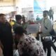 Anggota Komisi IV DPR RI, HM.Salim Fakhry.SE.MM ketika berkunjung ke Kecamatan Leuser mendampingi Pj.Bupati Syakir menyerahkan alat pertanian pada Petani, beberapa pekan lalu. (Waspada/Ali Amran)