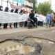 WARGA Pangkalansusu tuntut Pemprovsu dan Pemkab Langkat perbaiki sejumlah infrastruktur jalan yang rusak. Waspada/Asrirrais