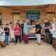 TKCI salurkan bantuan bagi warga terdampak banjir yaitu di Dayah Bustanul Huda, Kampung Tangis Lama,Kec Seruway, Kab Aceh Tamiang. (Waspada/Yusri).