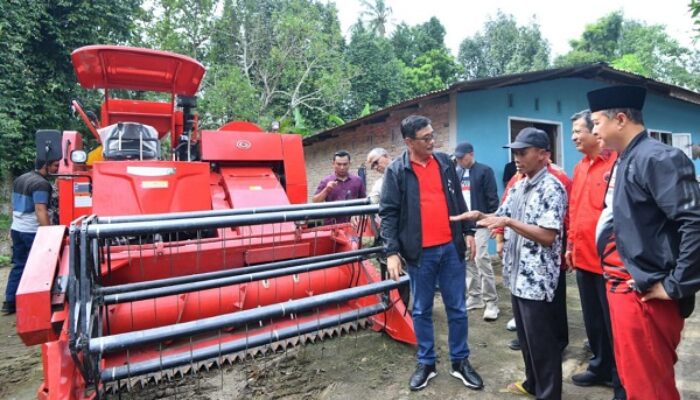 Bupati Zahir Dan Djarot Tinjau Bantuan Mesin Pertanian Di Batubara
