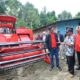 BUPATI Batubara Ir H Zahir, MAP bersama Anggota Komisi IV DPR RI Djarot Saiful Hidayat, M.Si, saat meninjau bantuan alat mesin pertanian pra panen combine harvester di Sei Balai.Waspada/Iwan Has