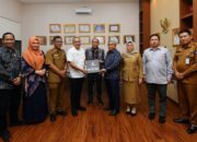 Bupati Zahir Terima Kunjungan Komisi Informasi Provsu