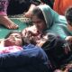 Sebanyak 111 warga Rohingya yang terdampar di daratan Aceh dengan sebuah perahu, Selasa (15/11), ditampung sementara waktu di Meunasah Lhok Kec. Muara Batu Kab. Aceh Utara. Waspada/Zainuddin Abdullah