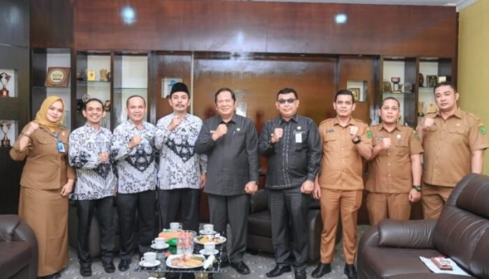 Jelang Peringatan Hari Guru, PGRI Datangi Wali Kota Sidempuan