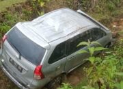 Mobil Tujuan Sinabang Terperosok Ke Parit