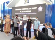 Menteri ATR/BPN Resmikan PKS, Serahkan Sertifikat Plasma Petani