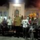 Kapolda Aceh Irjen. Pol. Ahmad Haydar secara simbolis menyerahkan bantuan becak motor kepada korban konflik Aceh sumber dana dari Badan Reintegrasi Aceh (BRA) berlangsung di halaman Masjid Islamic Center Kota Lhokseumawe, Rabu (16/11) malam. Was[ada/Zainuddin. Abdullah