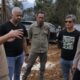 Dirreskrimsus Polda Aceh, Kombes Sony Sonjaya bersama Kadis LHK Aceh, A. Hanan beserta tim, saat melakukan patroli di kawasan lintas Jantho-Lamno, Kamis (17/11). (Waspada/Ist)