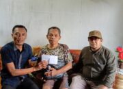 PWI Aceh Serahkan Bantuan Ke Wartawan Korban Banjir Di Atam Dan Langsa