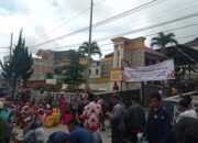 Warga Pertibi Lama Demo Ke Kantor PN Kabanjahe