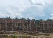 Proyek Pembangunan SMK Negeri 1 Kualuhhulu Abaikan Keselamatan Kerja