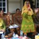 Tim Evaluasi TP PKK Provsu mengevaluasi Kel. Tanjung Tongah, Kec. Siantar Martoba, Kota Pematang Siantar yang masuk nominasi kelurahan pelaksana terbaik PAAR Cinta Kasih di halaman salah satu rumah warga di Kel. Tanjung Tongah, Senin (31/10). (Waspada.id/ist).