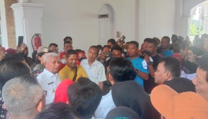 Menuntut Insentif, TKS Nginap Di DPRD Asahan