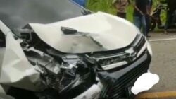 Foto hasil tangkapan layar tentang kecelakaan antara mobil Toyota Avanza dengan mini bus L 300 di liintasan Bener Meriah-Bireuen, Minggu (4/4/2021). ILUSTRASI. (Waspada.id/Ist)
