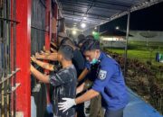 Petugas Rutan Singkil Geledah Ruangan Tahanan