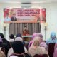 Ketua DPRK Banda Aceh Farid Nyak Umar sedang berbicara pada pelatihan kepemimpinan perempuan di Hotel Arabia, Masjid Oman, Lampriek Banda Aceh, Rabu (30/11/22). (Waspada/T.Mansursyah)