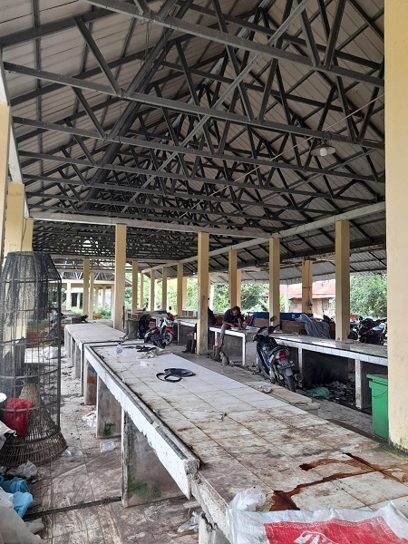Pasar ikan di pusat Pasar Geudong, Kecamatan Samudera, Aceh Utara terlantar akibat tidak difungsikan, Kamis (3/11).. Waspada.id/Ist