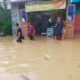 Banjir yang melanda beberapa gampong dalam wilayah Kota Langsa akibat luapan Krueng Langsa, Jumat (4/11). Waspada,id/Rapian