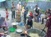 Kaum Ibu Rela Tinggalkan Rumah Yang Terendam Banjir, Demi Melayani Konsumsi Warga