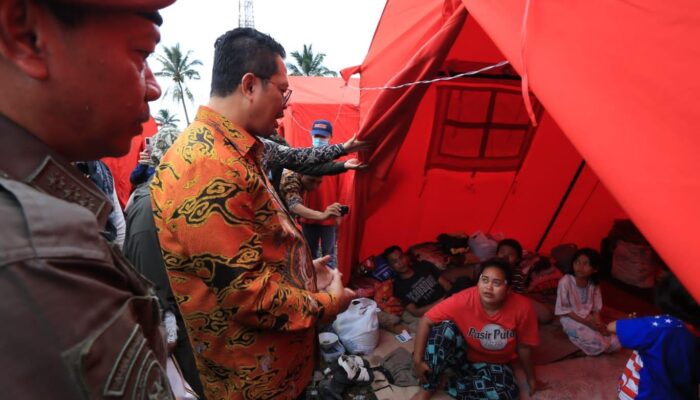 Kunjungi Posko Pengungsian Gempa Cianjur, Mahyudin Sampaikan Sumbangan