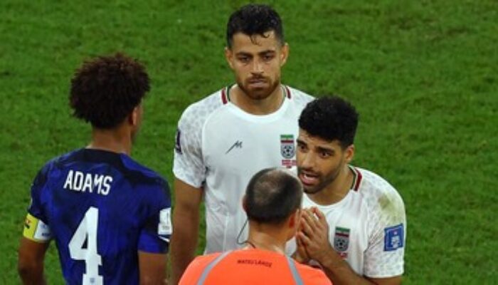 Kronologi Kontroversi Menit Akhir Duel Panas Iran Kontra AS