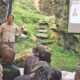 KEPALA Balai Besar TNGL Ujang Mamat Rahmat disela-sela pelatihan jurnalistik INJI Warrior Camp 2 di Rock Island Bukit Lawang, Kab. Langkat, Rabu (9/11). Waspada/Ist