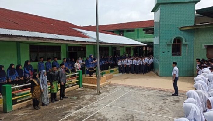 MTsN 3 Medan Peringati Hari Pahlawan Diwarnai Tampilan Tari