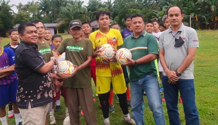Poslab Dukung Pembinaan Pemain Bintang Putra FC