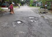 Baru Diaspal, Jl. Enggang Raya Perumnas Mandala Rusak Dan Hancur Kembali