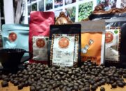 Kopi dataran tinggi Sumatera telah lama dikenal para penikmat kopi tanah air dengan cita rasa khasnya. Salah satu yang kini turut popular dan mendunia adalah Kopi Sipirok, brand kopi dari Tapanuli Selatan.