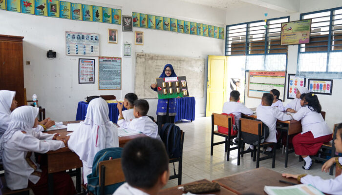 ‘Botol Pintar’ Bawa Lili Gusni Menjadi Guru Inovatif & Inspiratif