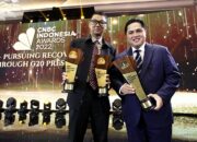 Direktur Utama PT PLN (Persero), Darmawan Prasodjo dinobatkan sebagai CEO of The Year.