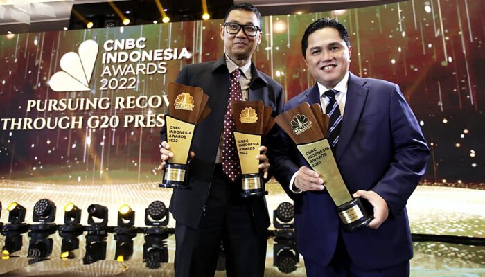 Jalankan Visi Menteri BUMN, Dirut PLN Dinobatkan Jadi CEO of The Year
