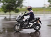 #Cari_Aman, Pahami Teknik Pengereman Saat Hujan