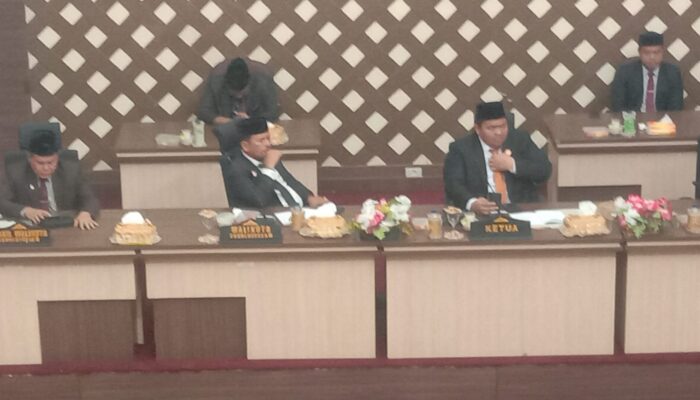 Rapat Paripurna DPRK Setujui Raqan Menjadi Qanun