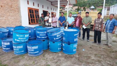 TPL Bantu 30 Unit Tong Sampah di Desa Dalihan Natolu