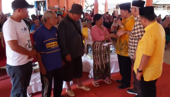 Kader Inti Golkar Bantu Rehab Rumah Mantari Bondar Di Marancar