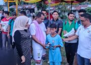 Faiz Dapat Hadiah Sepatu Bola Bupati Sergai