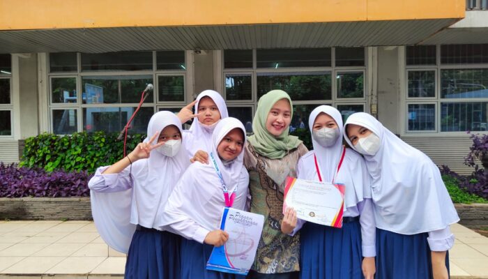 Nazla Raih Emas Olimpiade Matematika Tingkat Nasional