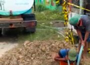 Perumda Air Minum Tirta Keumuneng Bersihkan Pipa Dan Pergantian Plasing