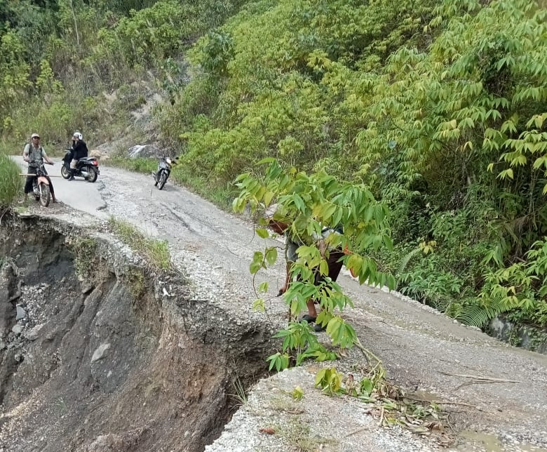 Jalinsum Via Kecamatan Sosopan Terancam Putus Jalinsum Via Kecamatan Sosopan Terancam Putus