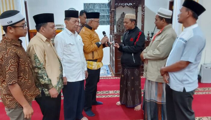SQ Tutup Reses Dengan Penyerahan Bantuan Ke Masjid Baiturahmi