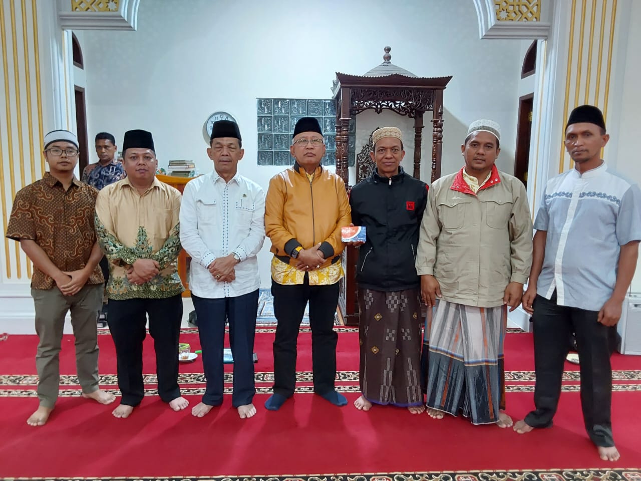 SQ Tutup Reses Dengan Penyerahan Bantuan Ke Masjid Baiturahmi