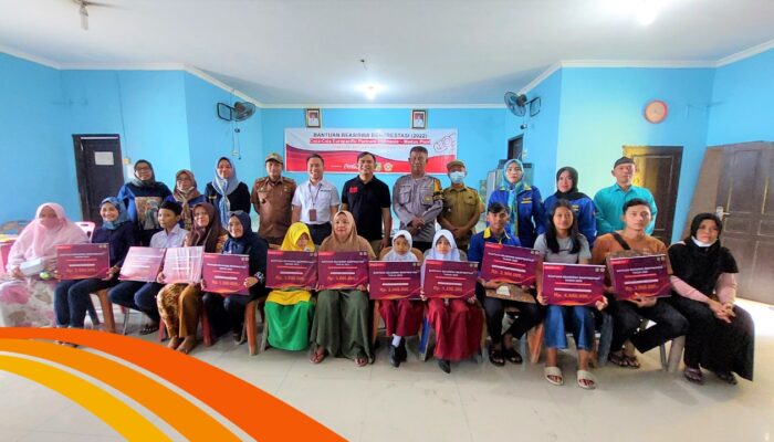 CCEP Indonesia Serahkan Beasiswa Berprestasi Kepada Pelajar Dan Mahasiswa