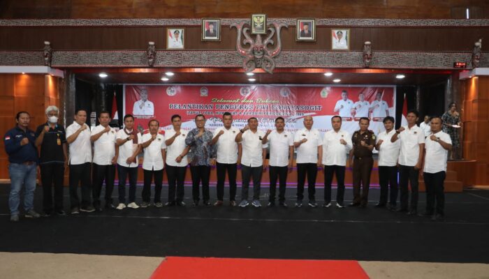 Bupati Taput dan Toba Hadiri Pelantikan Pengurus PWI Bonapasogit di Tarutung