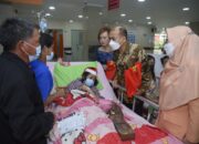 RSUP HAM Laksanakan Natal Bersama Pasien Rawat Inap Dan Berbagi Bingkisan