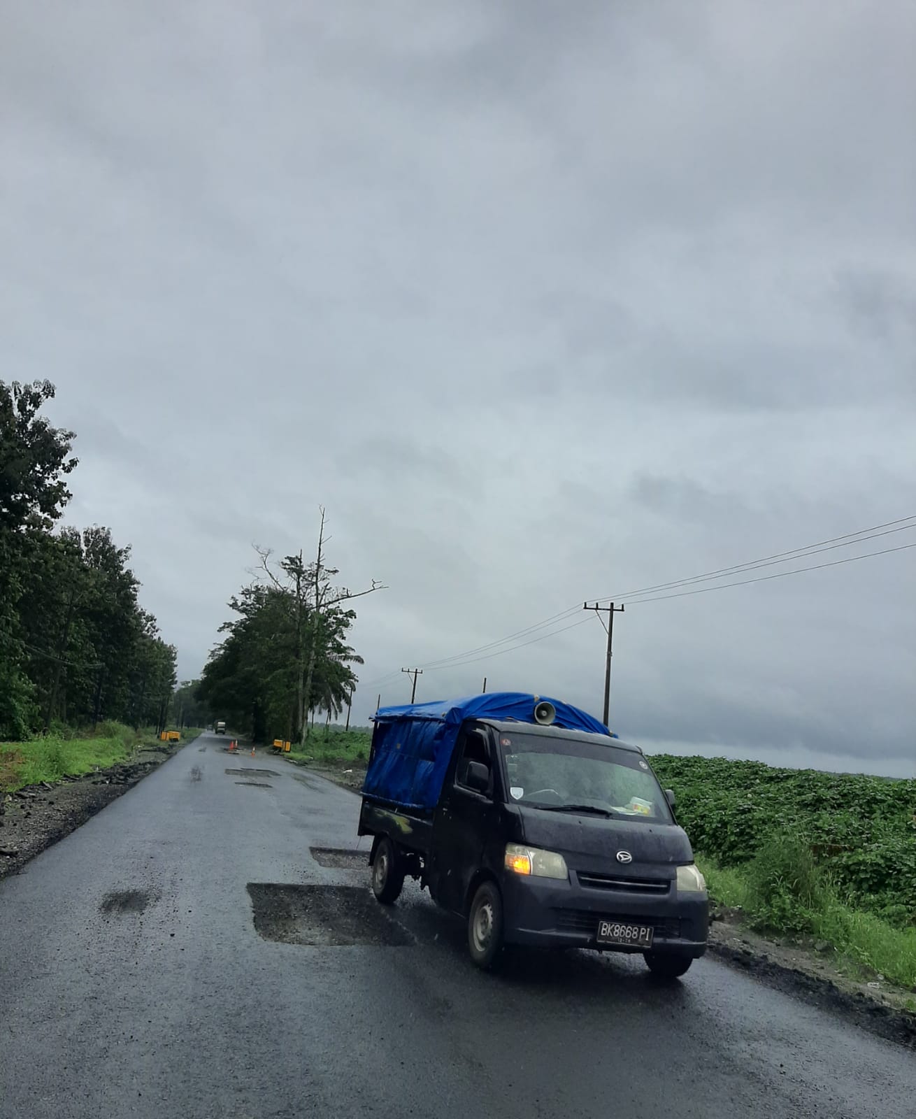 Perbaikan Jalan P.Siantar - Perdagangan Dinilai Asal Jadi