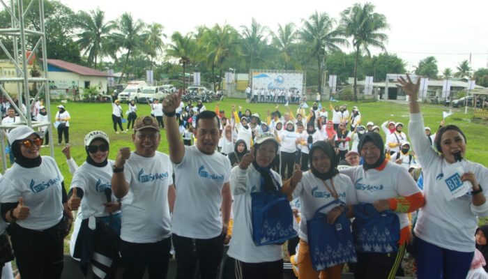 BFI Srikandi Edukasi Masyarakat Hidup Sehat Dengan Jalan Sehat Hingga Cek Kesehatan Gratis