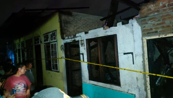 9 Rumah Terbakar, 2 Jam Api Baru Bisa Dipadamkan